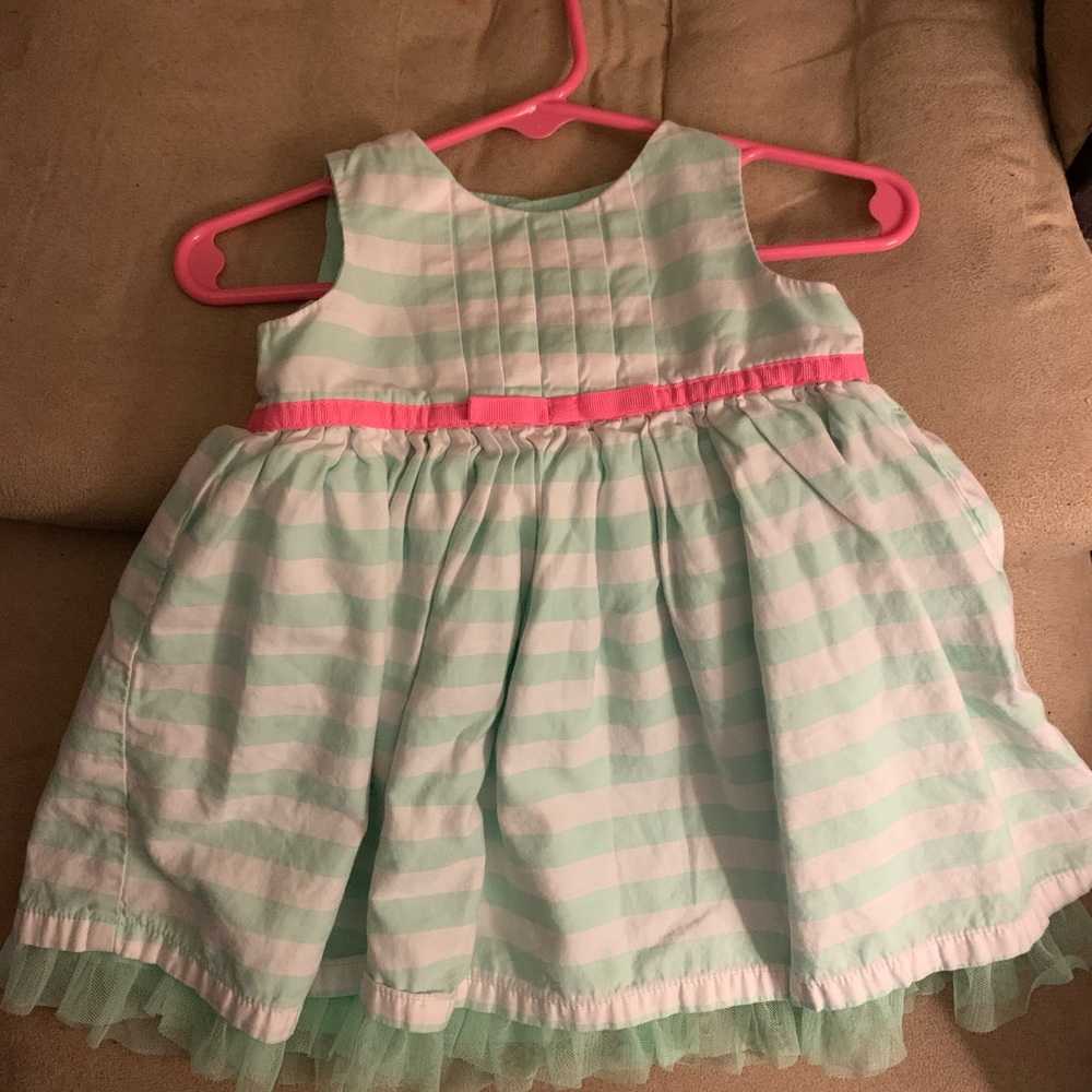 2 dresses size 6month